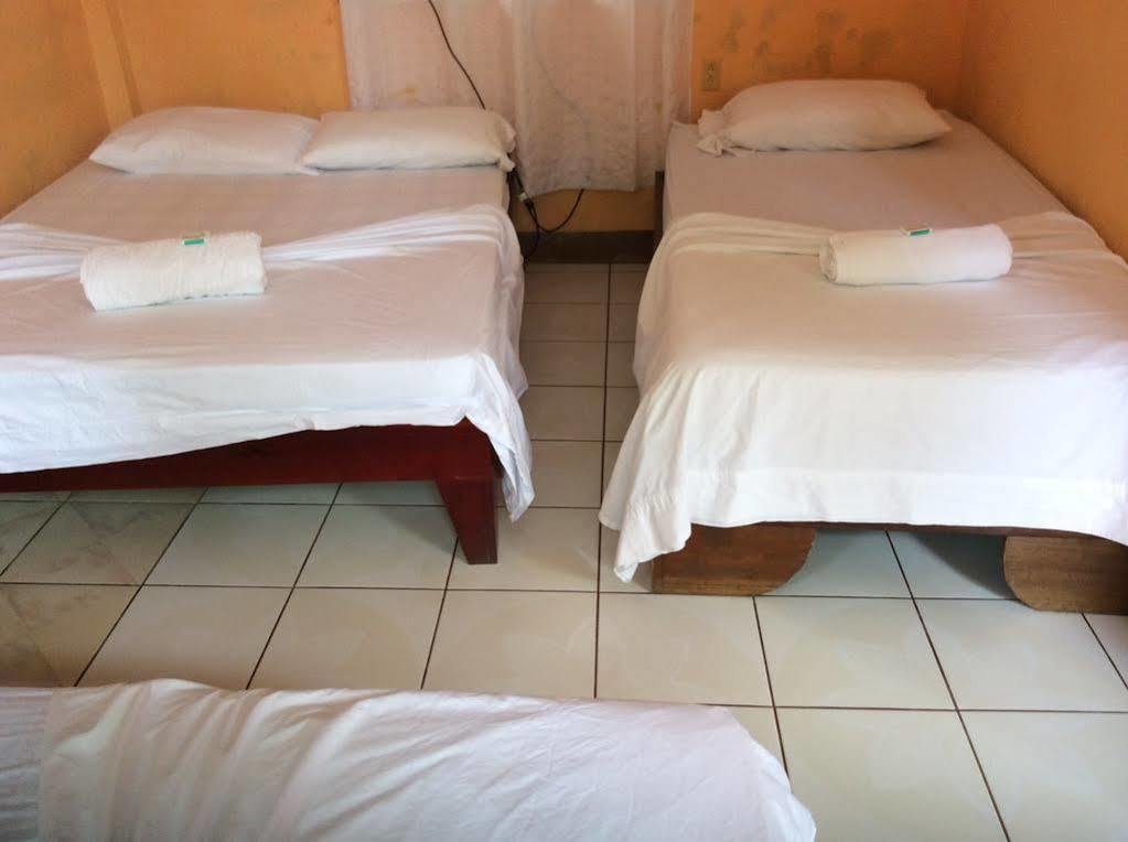 Cabinas El Muellecito 托尔图格罗 外观 照片